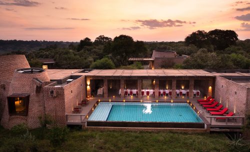 MsetoTravel's tweet image. Discover the untamed beauty of Agama Mara — where breathtaking sunsets, vibrant wildlife, and luxurious comfort come together. 🌍💚

📍 Book your journey today and immerse yourself in the magic of the Masai Mara. 🐾

#AgamaMara #SafariExperience #NatureRetreat #ExploreKenya