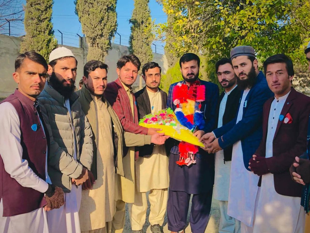 KPJamiat's tweet photo. معتمد عام اسلامی جمعیت طلبہ پاکستان وسیم حیدر، گورنمنٹ کالج خار باجوڑ میں فہم القرآن کلاس کے آخری روز طلبہ سے خطاب کررہے ہیں۔
#KPJamiat 
@JamiatPK https://t.co/oxe4T843YC