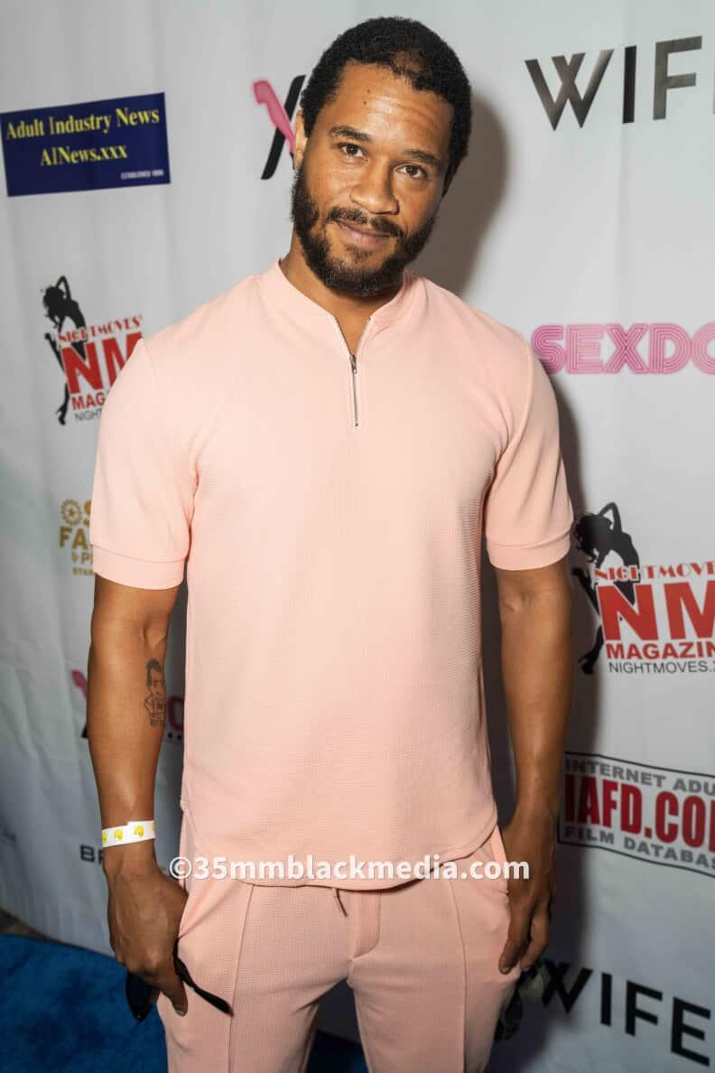 burbankmisfits's tweet image. Go wish one of our nude show and original show host and up and coming performer @Chris_Studds a special happy birthday