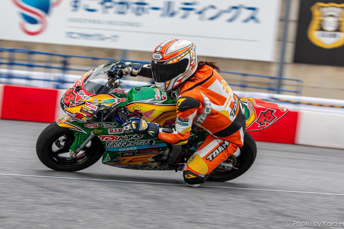 OrangeRider27's tweet photo. 去年の今頃は、NSR50_SPで沖縄マルチフィールドでの耐久レースだった🌴
めっちゃ難しかったなぁ。笑
まともに走れなかった🤣
楽しかったいい思い出🙏✨
沖縄だけど寒かったねぇ…w
https://t.co/5JXFvR9WoB
#T2Racing
#MADDEST https://t.co/XuMkT0h4xP