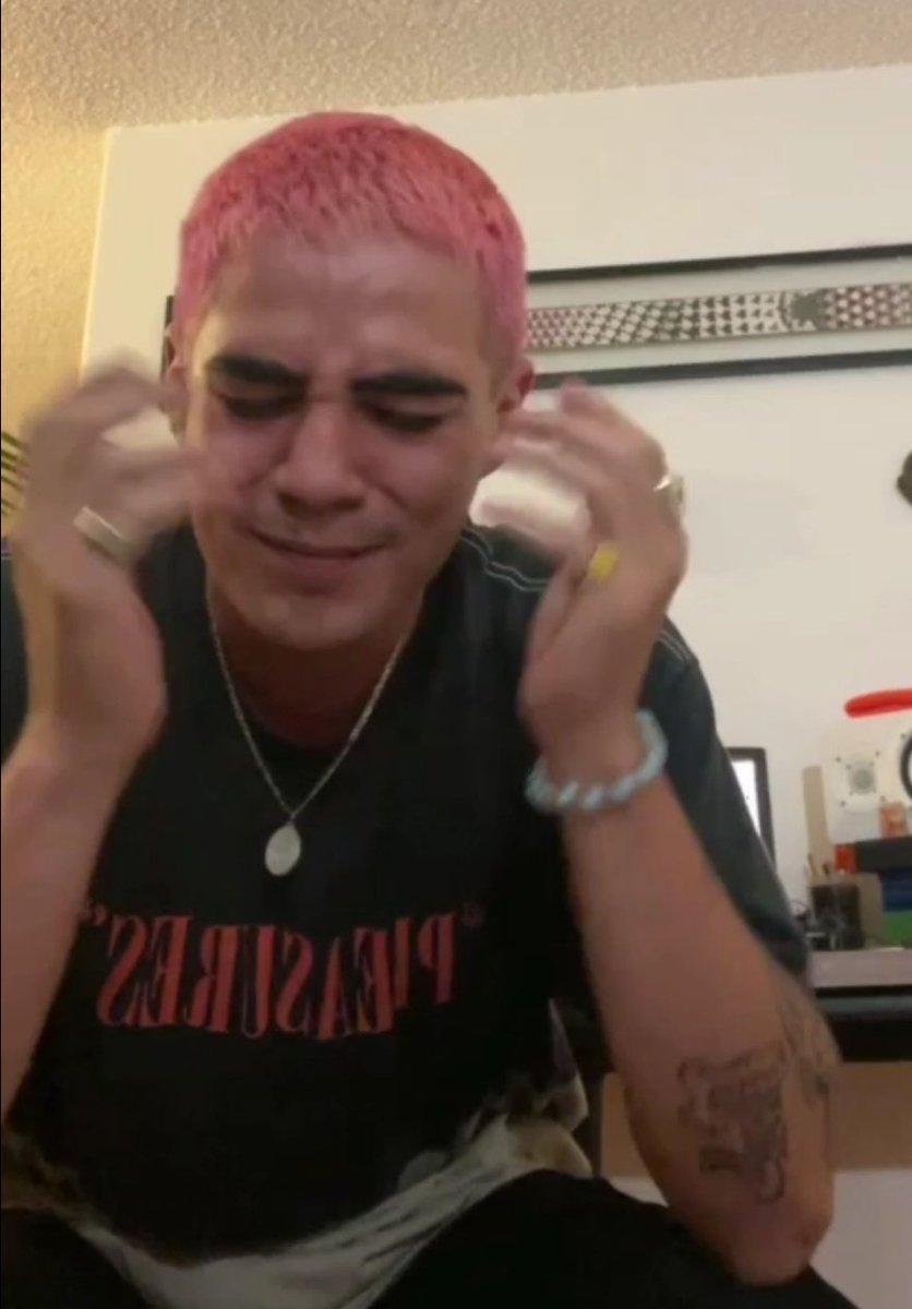 "No me grites, me esta viendo gente"