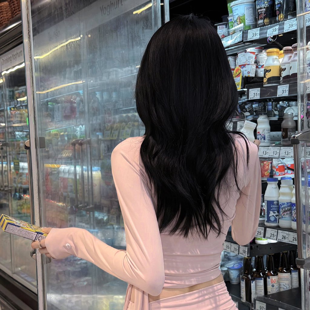 yoxrgravity's tweet image. เปลี่ยนสุดปีนี้คงเรื่องผม 🤏🏻 ขอมาแชร์ fav. 2025 หมวด hair care ที่ใช้แล้วให้เป็นที่สุด ตั้งแต่เรื่องผมร่วงสู่ผมอ้วน งอกไว ผมหอม + ตัวที่ช่วยคืนสภาพผมจากผมเสียสู่ฟาร์มผมใหม่ (โดยหัวเราเอง)👧🏻

ผมร่วงน้อยสุด งอกใหม่เยอะ : ojay ⭐️⭐️
ผมลื่น ผมเงาสุด : oil fino, mise en scene
ผมนุ่ม…