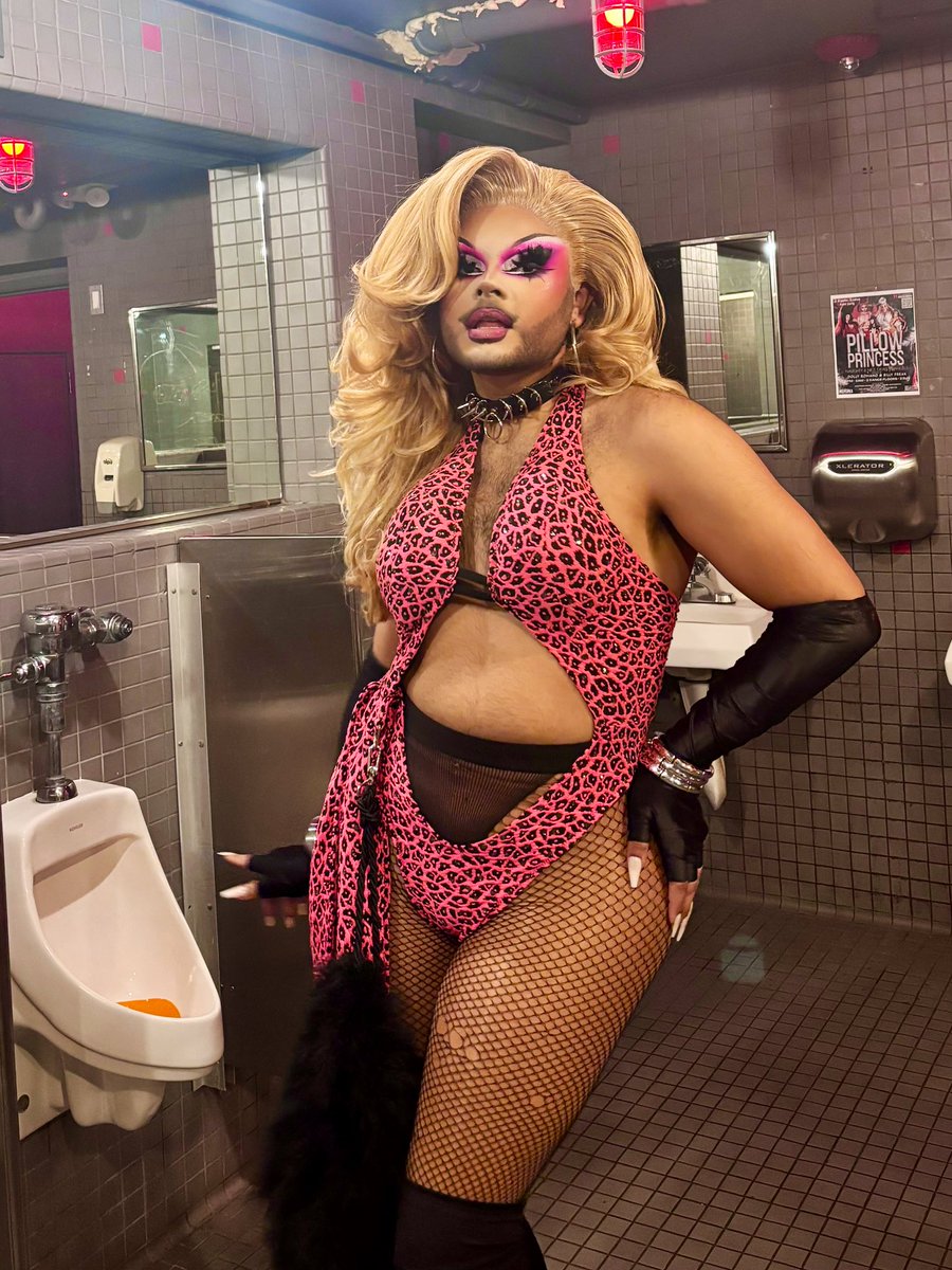 I be in the boys bathroom likeeee