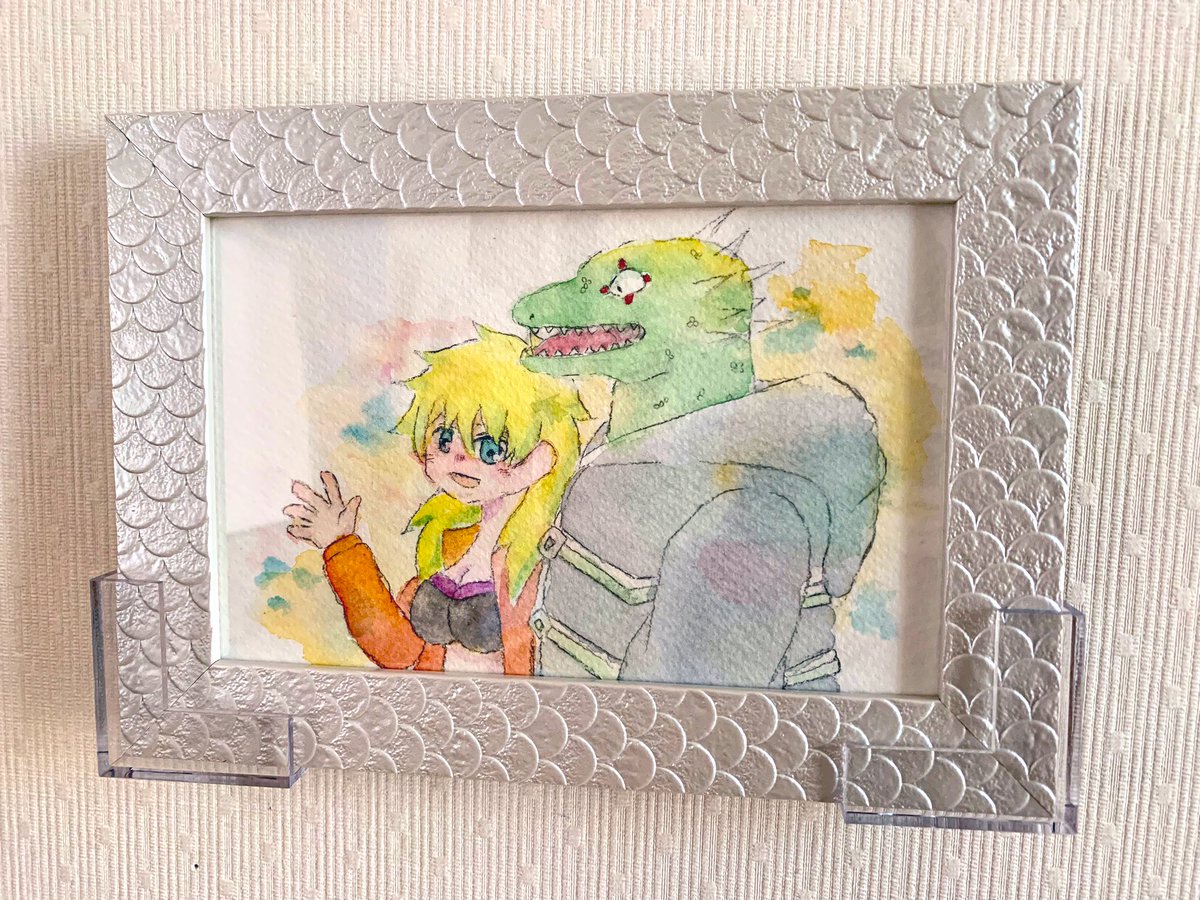 頂いた絵を飾りました✨
額縁がウロコっぽくていいかなと👍