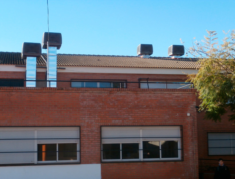 De 37º a 24º con aire 100% renovado. 
🤯El Colegio Antonio Gala (Sevilla) eligió la tecnología Breezair / Climate Wizard para la climatización: Clima óptimo para concentrarse. 

Hasta 80% menos de energía que el AC tradicional. Pioneros en eficiencia. 

#Australair #Climatización