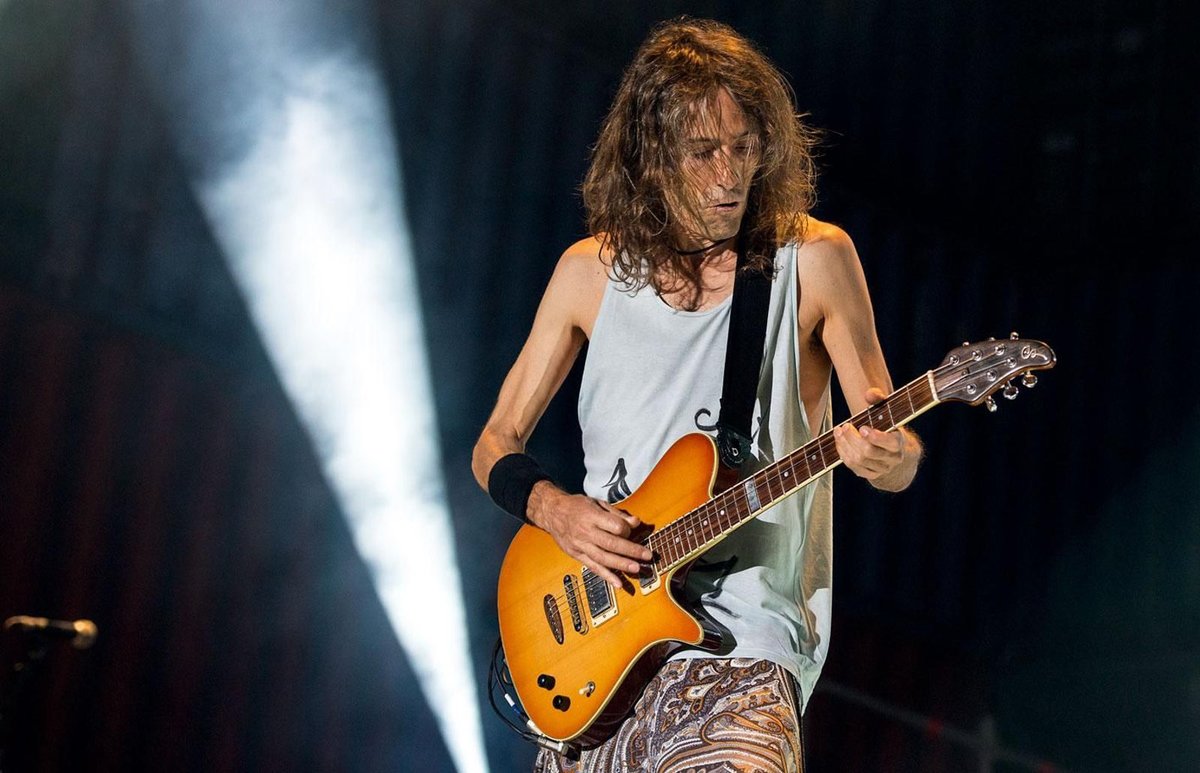 mansango's tweet image. Dios ha muerto , no me lo puedo creer