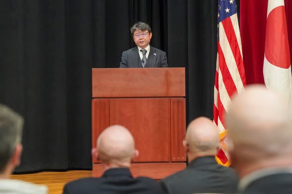 jmsdf_msc's tweet image. 米海大に派遣される海自留学生による真珠湾攻撃追悼式典が本年も開催され、戦後の日米同盟の意義を改めて認識するとともに、将来の平和のため共に努力する決意を新たにしました。
facebook.com/NavalWarColleg…