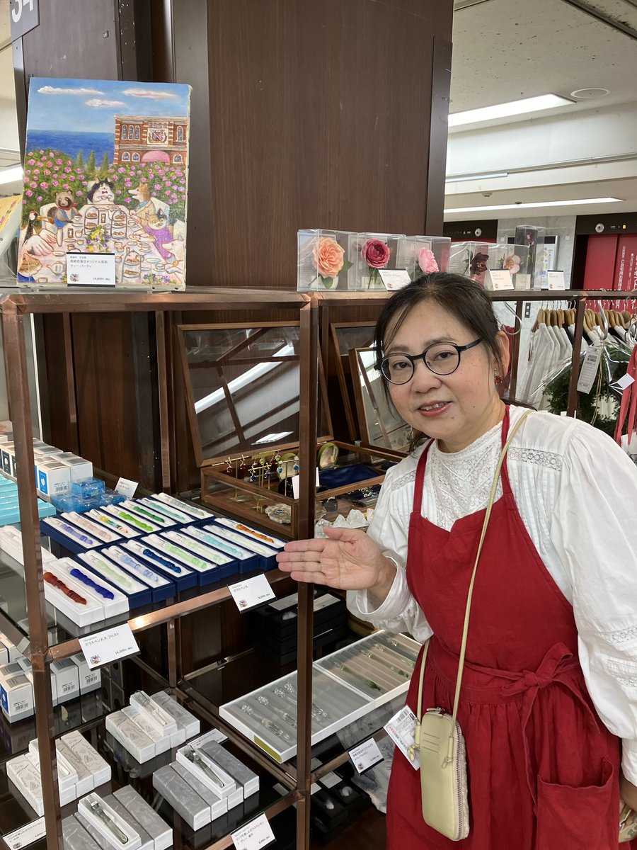 #岡﨑百貨店in横浜高島屋
本日からスタートしております♪
横浜高島屋8階催会場にて、〜15(月)まで！

なんとなんと、、一階の正面玄関を入って右側の柱にブッコロー&amp;岡﨑さん（と、オマケの間仁田さん）の動画も流れておりますー！！
お時間ある方、ぜひ覗きにいらしてくださいね🦉😎