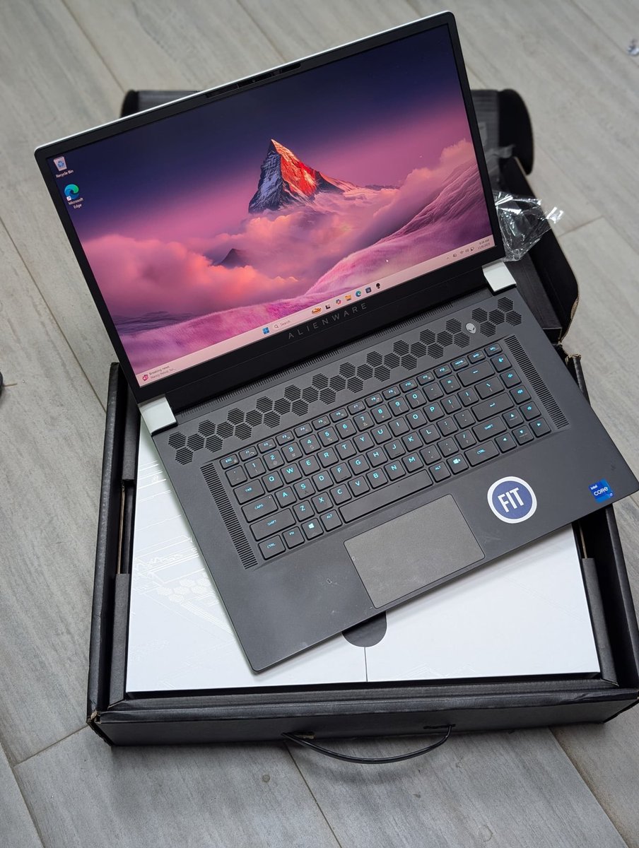 Val Gadgets tweet media