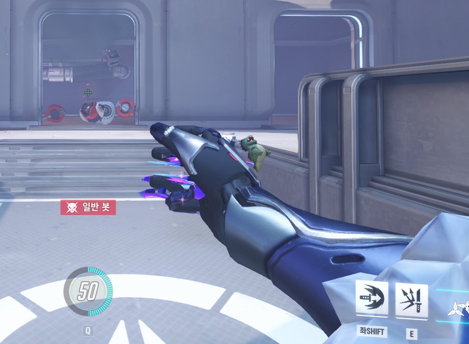 손목  너무 얇아서 부러질것같고 마음이 너무 안좋음 여보 방에들어가서좀쉬어요