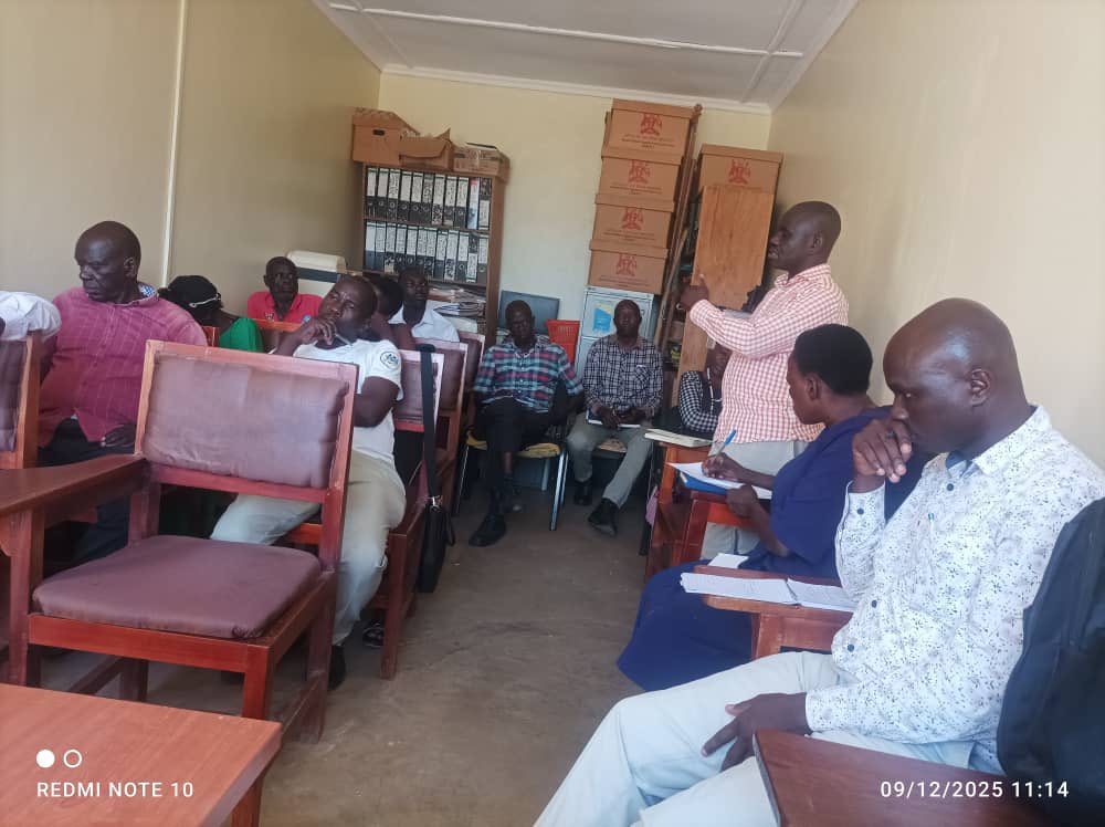 NAFOPHANU's tweet photo. Together with @TASOUganda and @Uganetlaw, we held a District Dialogue in Buliisa to advance rights-based HIV service integration. 

With PLHIV networks, health facilities, and local leaders at the centre, we strengthened leadership and boosted advocacy.

 #NAFOPHANUAtHome https://t.co/8YvCcGgTVb