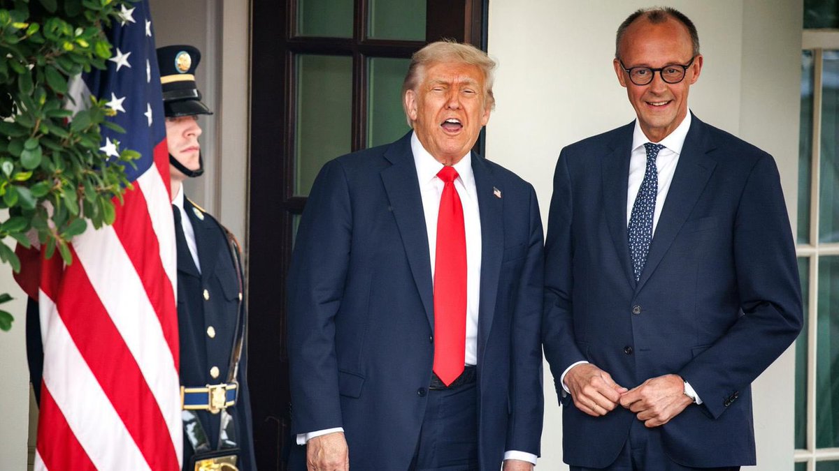 Pinky and the Brain.

Fraglich ist nur, wer Pinky und wer Brain ist? Haha