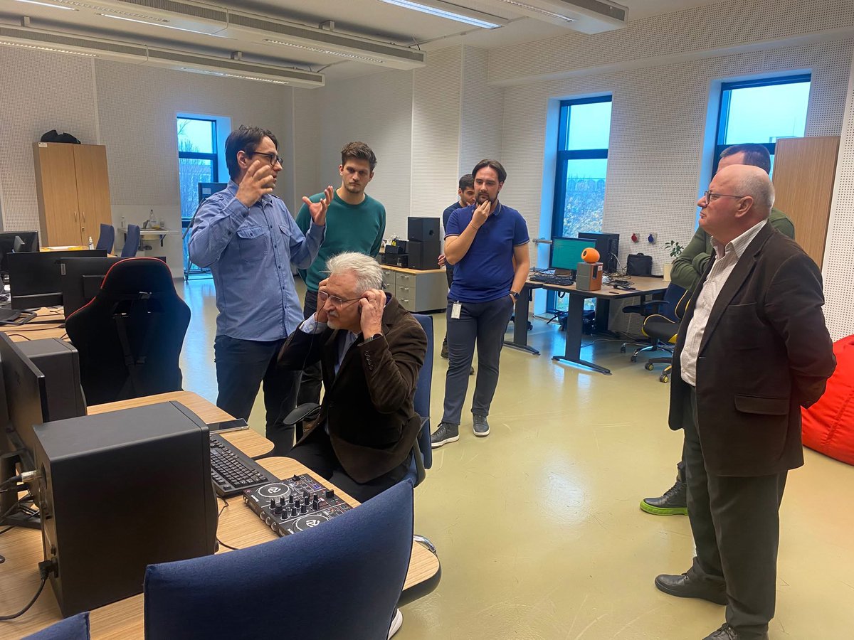 #upbcampus We – the Signal Modelling and Analysis Lab – were pleased to welcome the delegation from Moldova State Uni to experience exchange activity where the #management, #objectives and #keyresults of the project were designed and scheduled between the two implementing teams.