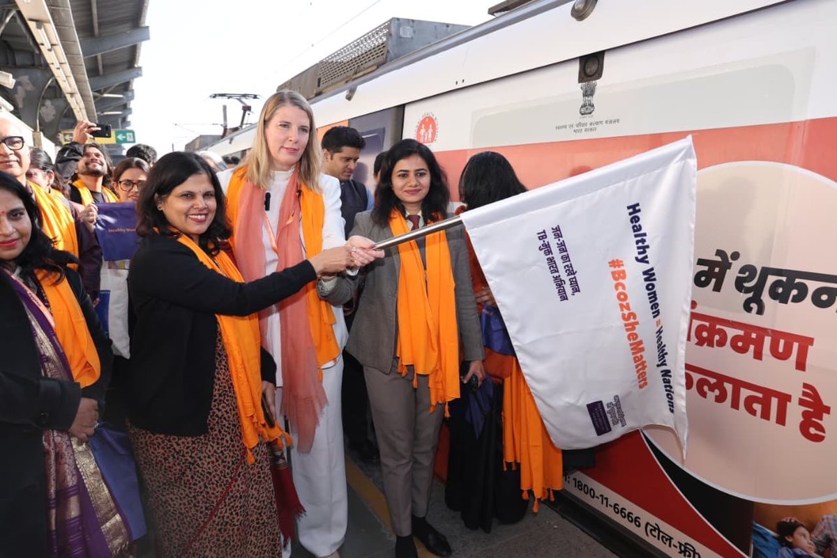 airnewsalerts's tweet image. 🔸The Union Health Ministry, in collaboration with #WHO, launched a month-long campaign at #Sultanpur Metro Station focusing on women’s and girls’ health and well-being.

🔸Running through December and January, the initiative will spread messages on women’s safety, mental health,