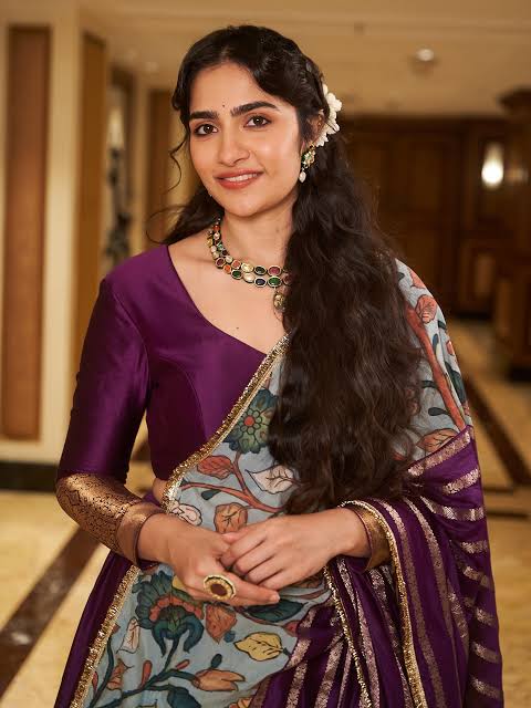 vishnuviews's tweet photo. Happy birthday @rukminitweets 😊 👏 👍 
#HappyBirthdayRukminiVasanth 
#Hbdrukmini https://t.co/t01IheN1kx