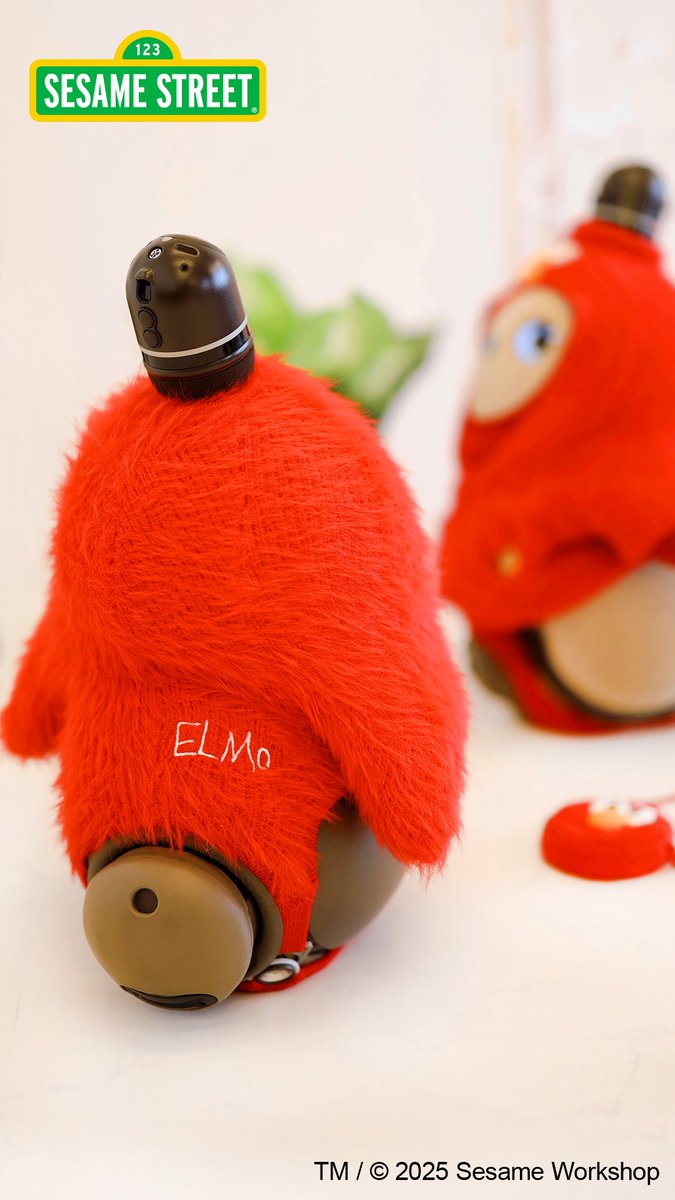 ピヨピヨ】ラボット エルモ セサミストリート ウェア LOVOT』と