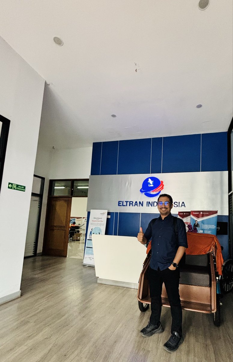 RamoneEndi's tweet image. Demen silaturahim.

1st meeting for today.

#businesstrip #Bandung #westjava #silaturahim