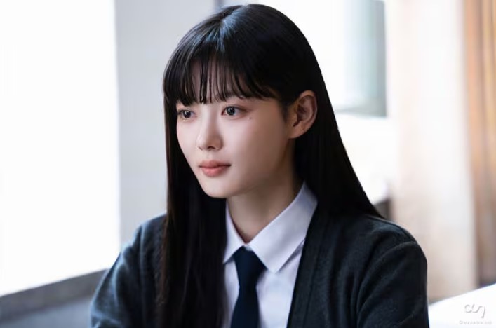 우리 아진이 .. 아니 유정이는 못 하는 게 뭘까.. 🥺
얼굴도 연기도 노래도 다 잘하잖아 👍🏻 배우 김유정의 최애작품은? 💌
후보에 없는 작품도 댓글에 자유롭게 남겨주세요 ~!! 

🔗 youtube.com/post/UgkxSrmDe… 

[1] 해를 품은 달 #MoonembracingtheSun 
[2] 구르미 그린 달빛 #LoveintheMoonlight 
[3]