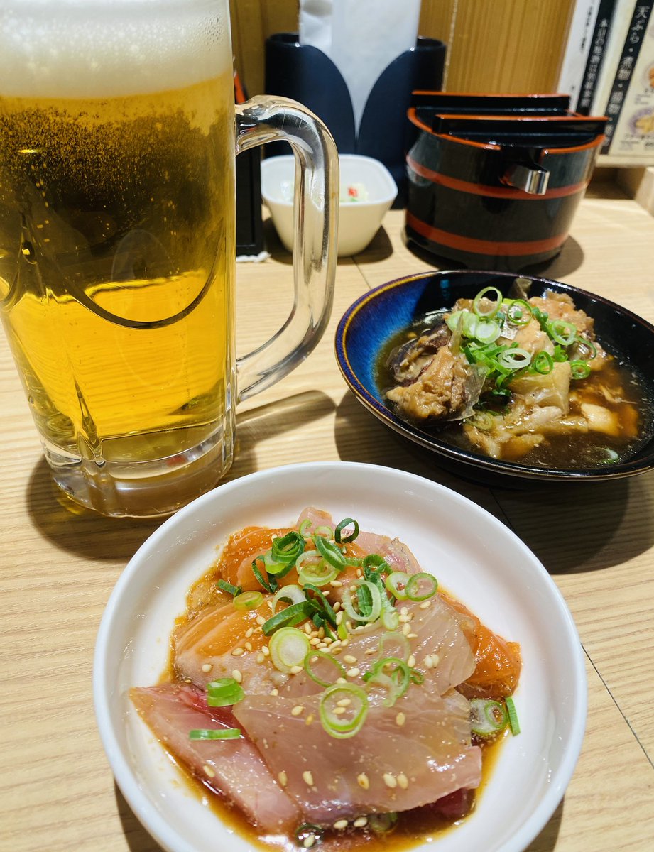 博多駅付近で仕事が早く終わったので、遅い昼飯にうどんでもと思ってた