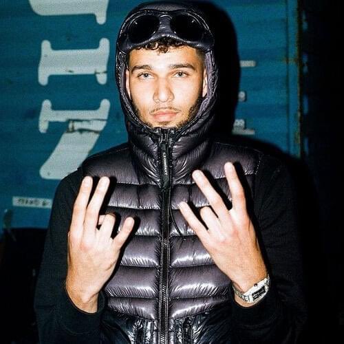 sodasonny's tweet image. Nachdem der Rapper Lucio sich einen Dürüm vom Vortag aufwärmen wollte, merkte er erst beim Essen, dass dieser innen noch kalt war.

„Das ist krass, dass ich mir einen Dürüm warm mache, denke er ist bereit und dann ist der innen noch eiskalt“, sagte er.