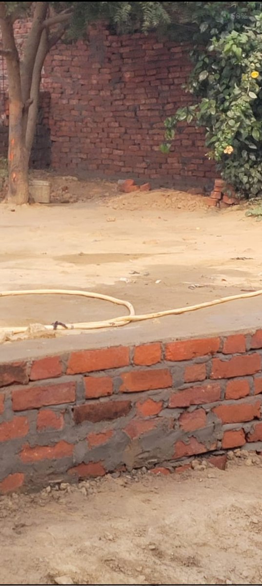 mkverma643's tweet photo. @dmgonda2 @gondapolice @myogiadityanath @myogioffice 
Sasan prasan ka ankh paiso se band ho chuka hai jo aise kisika bi khidki chaat ka chaza ke niche diwal satake jodai ho rahi hai.
Police mai 3 bar complaint aur likhit dene ke bad bi ye haal hai.
Gram: Gopalpur, Maskanwa, Gonda https://t.co/2mY04uLOBp