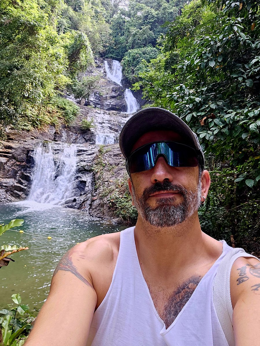 menacho1981's tweet image. Dia en la selva tailandesa...