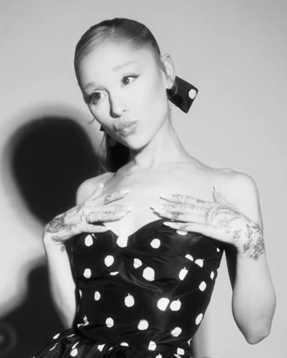 eryn ☼ ⋆｡˚ ⋆ (@luvtooharddd) on Twitter photo 