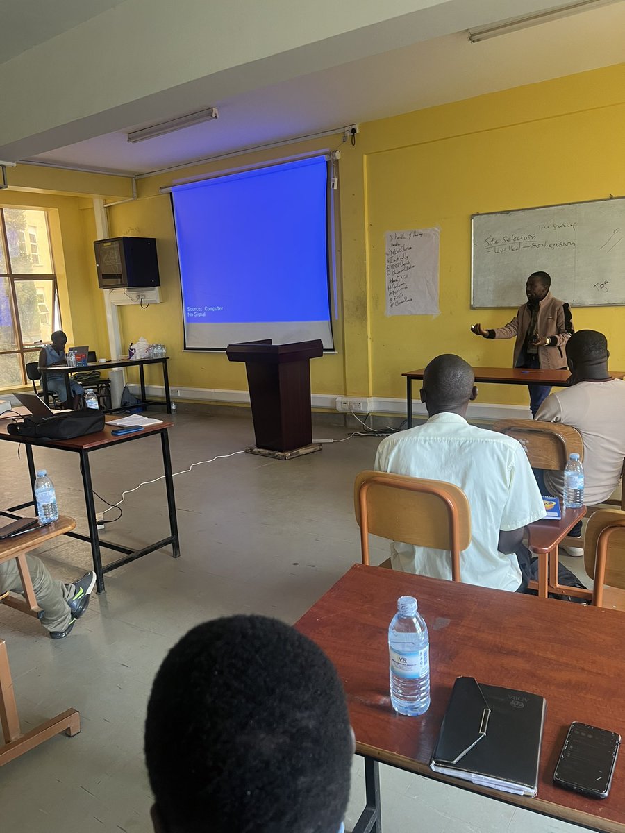 Y4BioClimate's tweet image. Happening Now: Day 2 of the Regional Youth Capacity Building sessions on climate change and Biodiversity @MUST Kihumuro campus Mbarara with support from @UNDPUganda Tree growing,value chain addition for non timber products and carbon markets lead our program for the day
#ROOTs