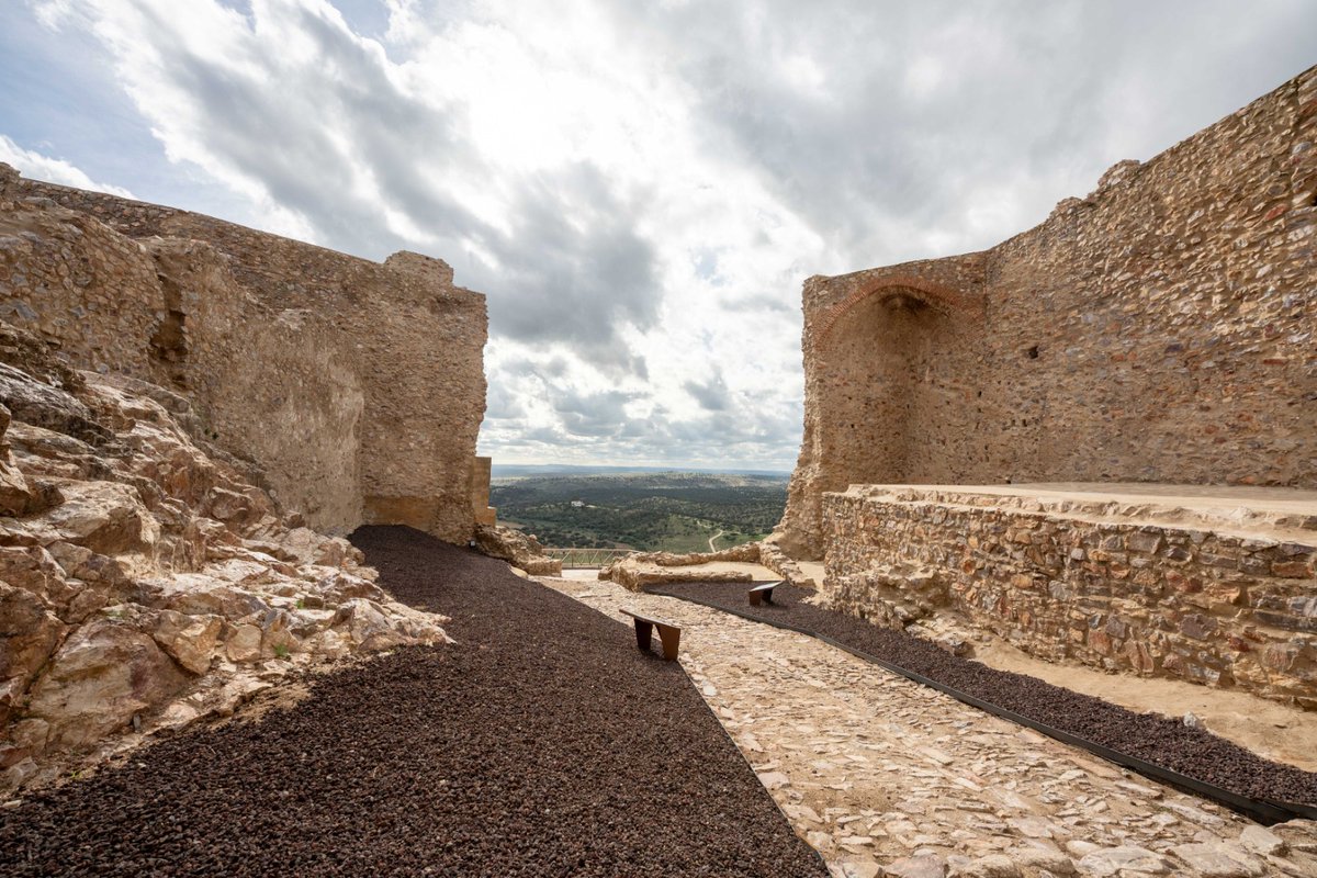 heprestone's tweet photo. Restauración finalizada: el Castillo de Marmionda en Portezuelo recupera su esplendor tras una amplia intervención de consolidación, arqueología y musealización. 

Un impulso clave para conservar nuestro patrimonio. 

#Portezuelo #Patrimonio #Extremadura https://t.co/snwC5RIK9P