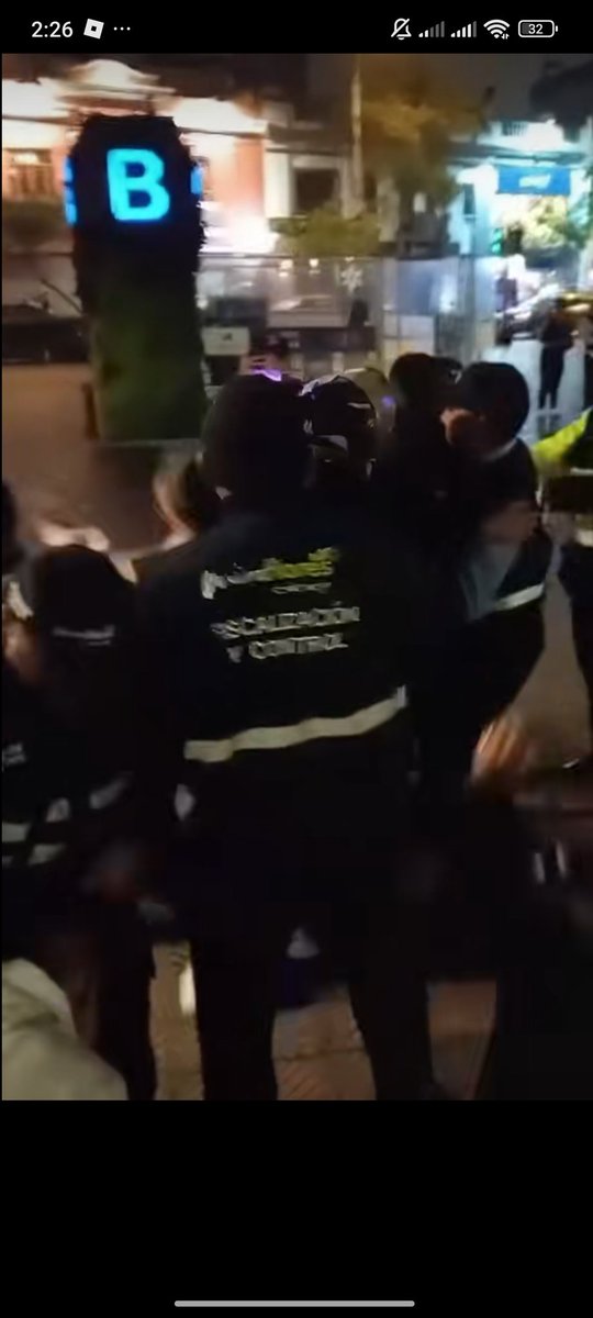 joacoobo's tweet photo. @MuniMiraflores @miraflores24h ESTO ES ABUSO DE AUTORIDAD!! Bloqueando comentarios no soluciona nada. Para los Brasileros bien que se hacen los sordos y mudos. https://t.co/lLSrOX2RHV