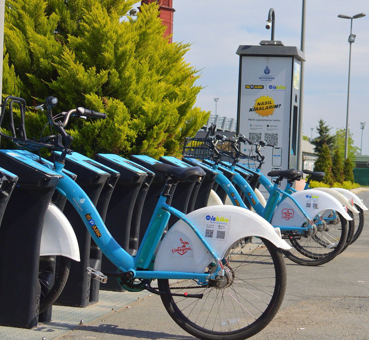 İBB’de AKP döneminde, 2017 yılında 3 bin bisiklet için tanesi 30 bin TL’den toplam 91 milyon TL ödendiği ortaya çıktı.

Aynı dönemde ortalama sıfır otomobil fiyatının 45 bin TL olduğu öğrenildi.

(Gencay Özcan)