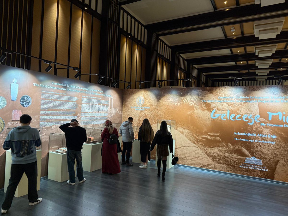 🔴Valimiz Sayın Ali Çelik, öğrencilerimizin geleceğine ışık tutacak kültür gezilerine yenisini ekledi. 

💫Valimiz Sayın Ali Çelik, gençlerimizin geleceğine ışık tutacak kültür gezilerine yenisini ekledi. Geçtiğimiz yıl, başarılı öğrencileri; İstanbul, Çanakkale ve Erzurum