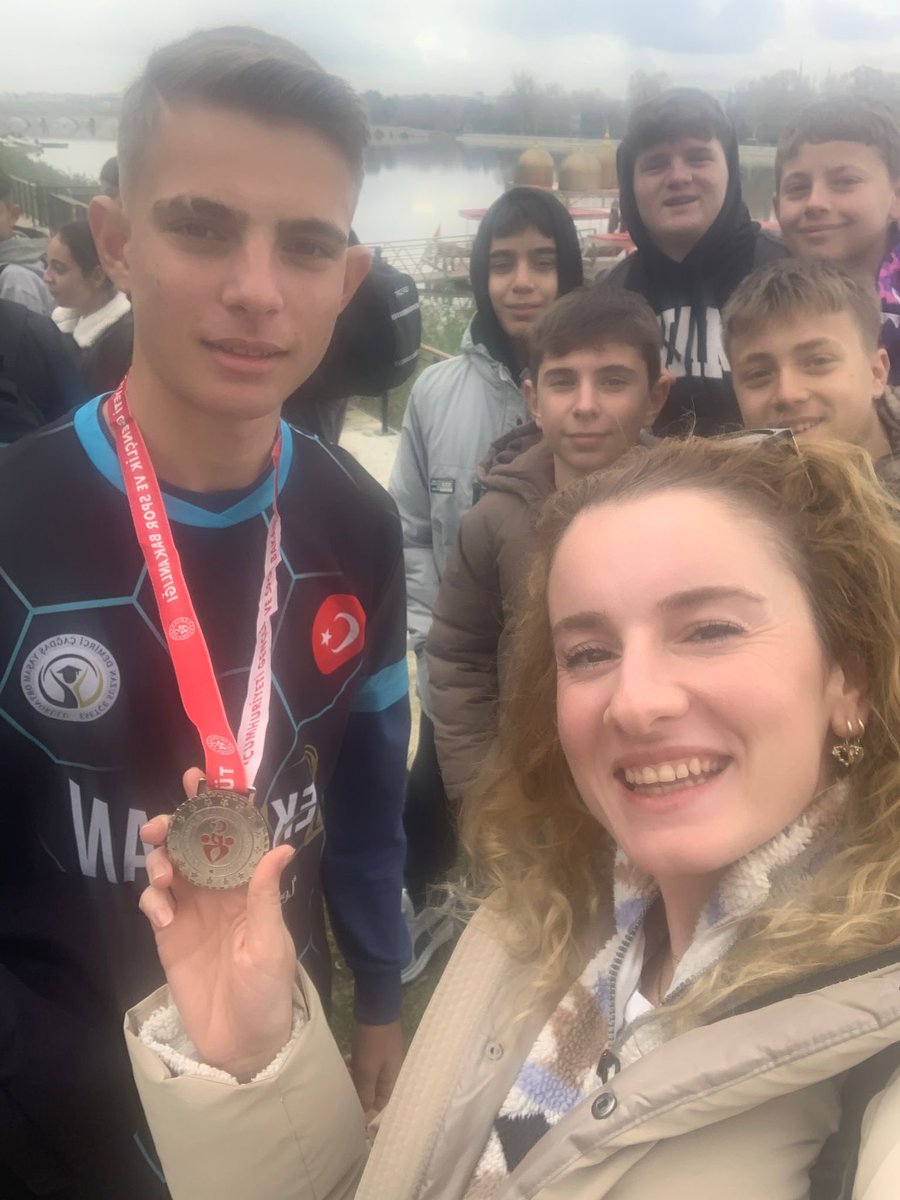 Okulumuz 8. Sınıf öğrencilerinden Emir BÜLBÜL, Okul Sporları Erkek Kros İl Birinciliği müsabakalarında il ikincisi olarak bizlere büyük bir gurur yaşatmıştır. Öğrencimizi tebrik eder, başarılarının devamını dileriz.<a href="/tcmeb/">Millî Eğitim Bakanlığı</a> <a href="/Edirne_MEM/">Edirne İl Millî Eğitim Müdürlüğü</a> <a href="/ipsalailcemem/">İpsala İlçe MEM</a>