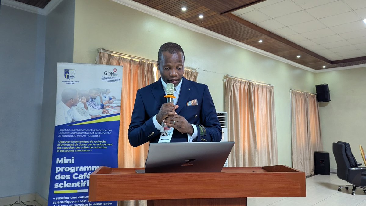 KatuseleJoseph's tweet photo. #Gisenyi :Lancement, à 9h du #Colloque_international organisé par @Unigom_RDC via son projet #RICAR, une fois l'agenda du jour présenté, le #Professeur @JusteYAMONEKA, coordinateur du projet, prononce le mot d'ouverture présentant, par là même occasion, les objectifs du colloque. https://t.co/MZZaXuDx73