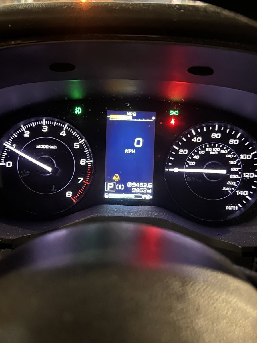 JamieLee_29's tweet photo. My car likes to tell me when the roads are potentially icy. Needless to say this icon is going to be on my dashboard for the next five months. 🤣 https://t.co/dQcjCUtZpL