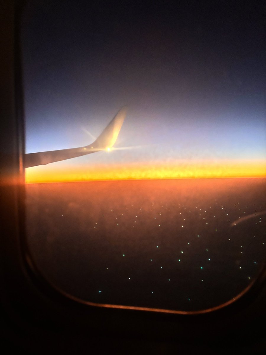 getpy's tweet image. Back from Mumbai aka Bombay. 

It&apos;s still 

- City of dreams, hustle and humidity
- It&apos;s organised chaos and something bengaluru can import 
- Skyline is 😍 and infrastructure has made a leap
- People value time and rarely go back on their word unless external forces beyond their…