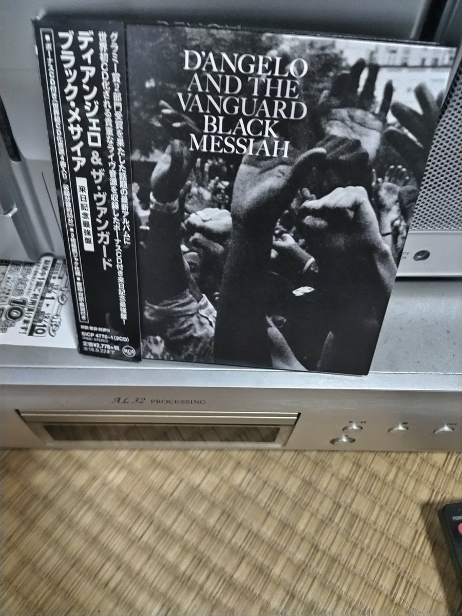 D'ANGELO AND THE VANGUARD BLACK MESSIAH (来日記念最強盤) 特筆す
