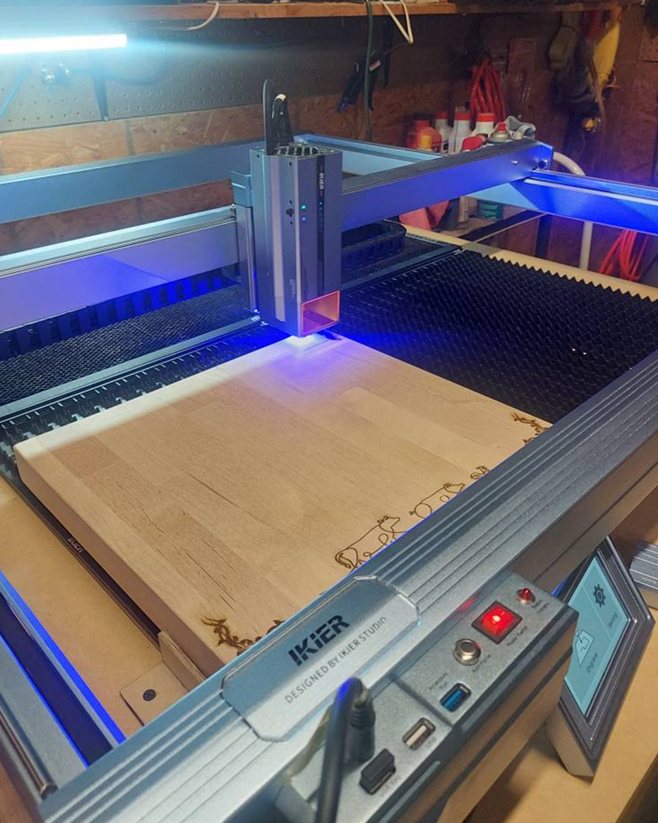 iKierOfficial's tweet image. Getting ready for Christmas projects with the iKier K70 Max! 🎄✨
The K70 Max is engraving like a champ as I get everything ready for the holiday season. Loving how clean the results are! 🎁🎅
📸: @ Broken Spur

#iKier #laserengraving #lasermachine #Christmas