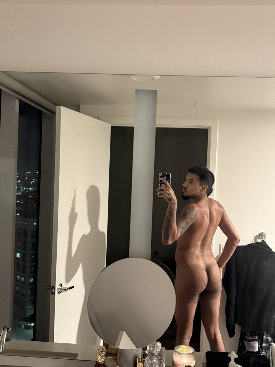 Elcheneroo's tweet photo. Good night papas (wanna rub my back tn)
#gaychicano #latino #horny #dl #cali #verse #bottom https://t.co/sjZTB7p6mj