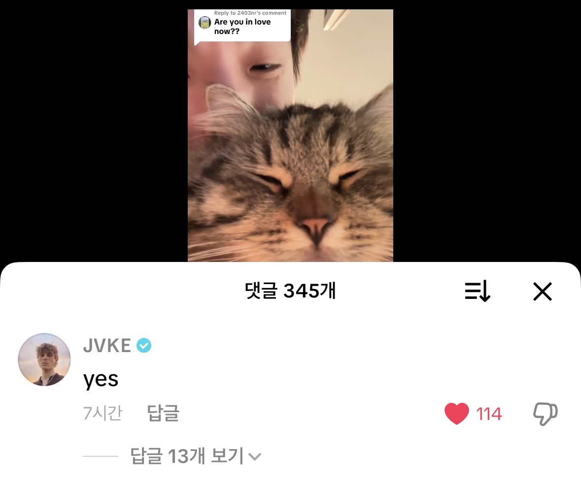waveofeaJ's tweet photo. Q. 함께 협업해 보고 싶은 아티스트가 있다면요?
A. 최근 제 머릿속에 가장 많이 떠오르는 아티스트는 JVKE. 그리고 릴스를 보다가 알게 된 한국 아티스트 태버(Tabber).
정말 멋져 보여서, 언젠가 함께 작업하고 싶어요.

콜라보 기대해봅니다.. ☺️ https://t.co/zodluJJR31