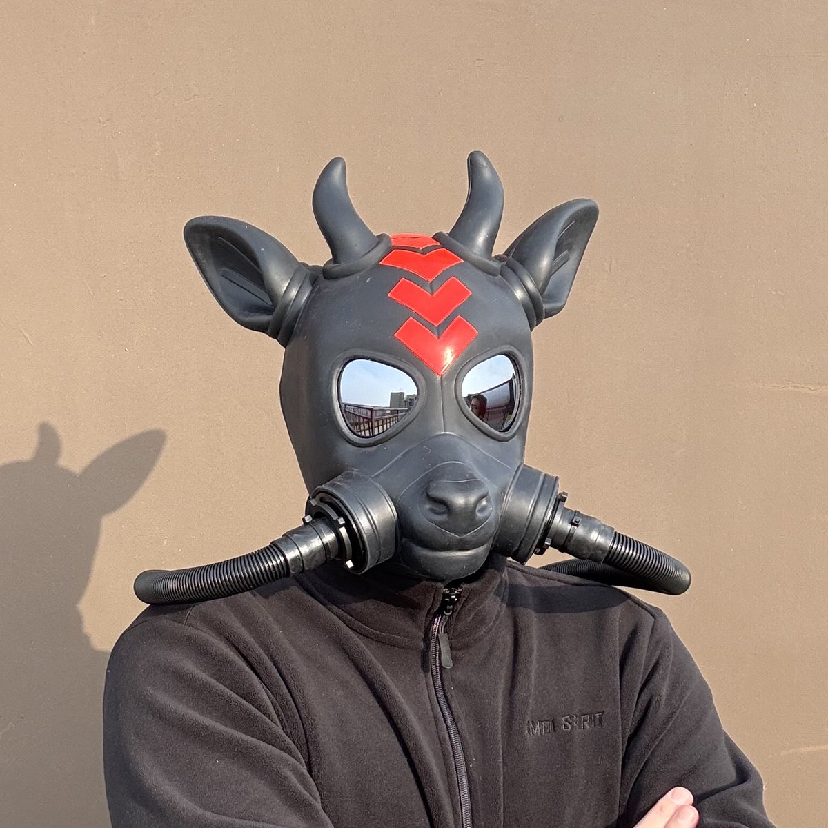 Pupjoi's tweet photo. βοΈπ Holiday mode: activated.
This deer came geared up for a darker Christmas vibe β whoβs ready to unwrap it? ππ¦
#Pupjoi #Gasmask #DeerHood #GasmaskPlay #FurryGear #KinkGear #Christmas https://t.co/oRhHCeyvA2