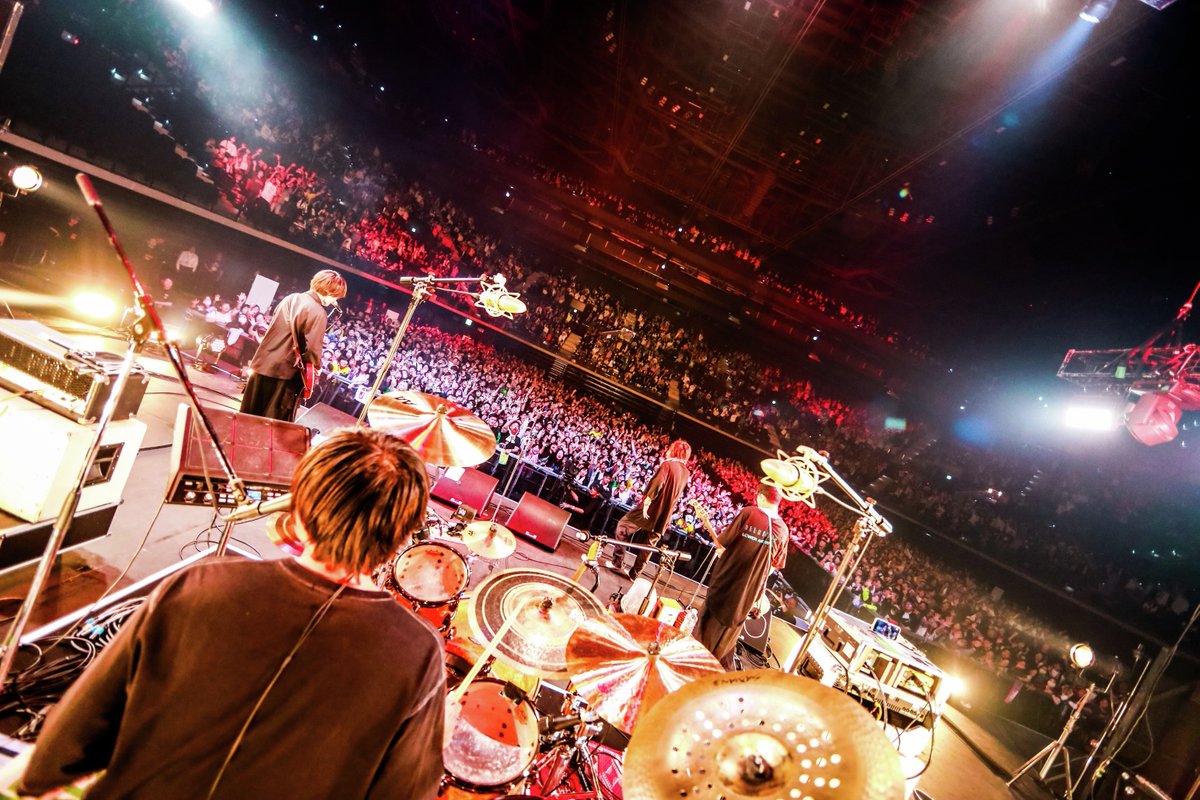 spaceshowertv's tweet photo. ＼🐈いよいよ明日放送🐈️／
#ネコフェス2025 LIVE&DOCUMENTARY

📅12/11(木)22:00～23:00

#アルカラ が“地元・神戸で最高の夜を”という想いで始めた #ネコフェス が、11/1に初の神戸アリーナで開催🔥
このライブの模様と裏側に密着した特番をオンエア🙌

▼番組ページで視聴方法をチェック
🔗https://t.co/WFfafjWRte

@nekofes @ArukaraOfficial
#スペシャ