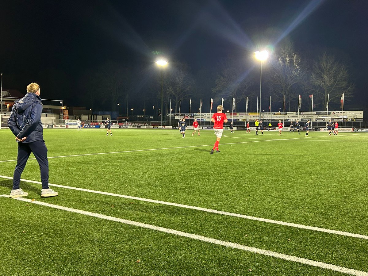 De beloften van Bon Boys hebben dinsdagavond de goede resultaten van de laatste twee duels geen vervolg kunnen geven.

Lees verder: bonboys.nl/beloften-verli…