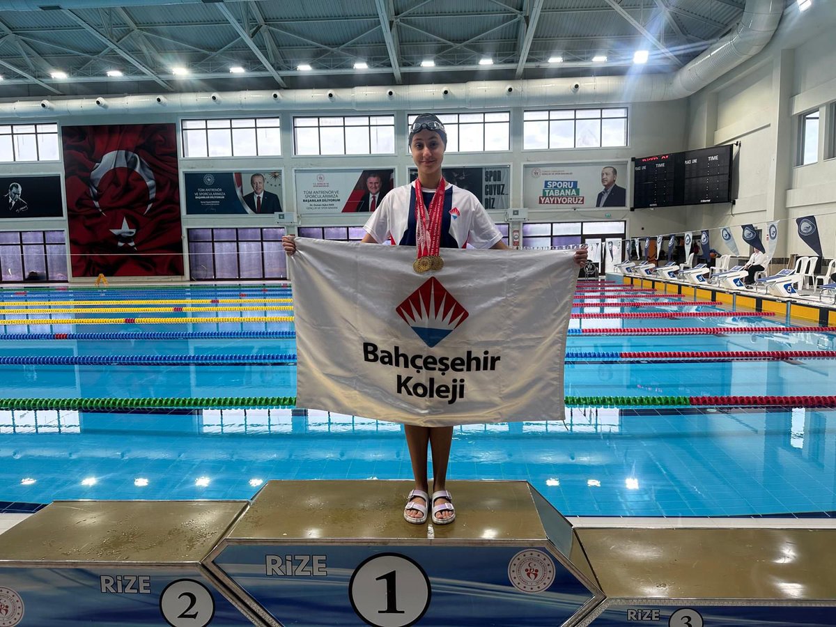 Okulumuz öğrencilerinden ;
Tülay Defne KAZANCI 
Okul Sporları  Liseler Arası Yüzme müsabakalarında ;
50m serbest İL BİRİNCİSİ
100m serbest İL BİRİNCİSİ
50 m sırtüstü İL BİRİNCİSİ
100m sırtüstü İL BİRİNCİSİ 
olmuştur.
Sporcumuzu ve emeği geçen antrenörlerimizi  tebrik eder