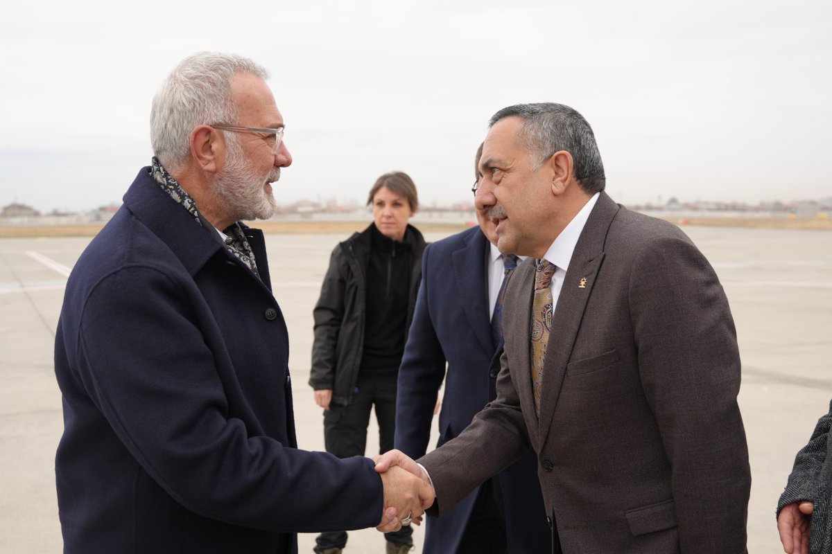 Bir dizi programda bulunmak üzere ilimize teşrif eden Grup Başkanvekilimiz Sayın Bahadır Yenişehirlioğlu, İl Başkanımız Abdulahat Arvas ve il yönetimi tarafından havalimanında karşıladılar.
@akparti
<a href="/Yenisehirlioglu/">Bahadır Yenişehirlioğlu</a>