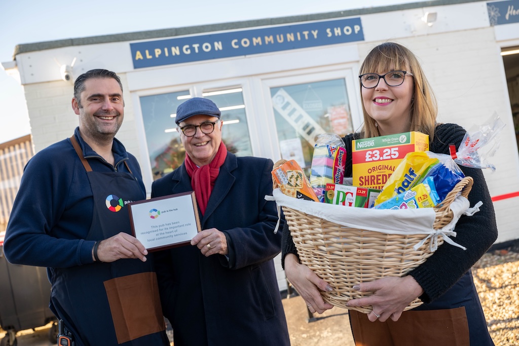 PubistheHub_uk's tweet image. Publicans Barry Gelder and Naomi Shulver at The Wheel of Fortune in Alpington, Norfolk have opened a village store to support the local community. Read more about how this pub is really at the heart of its community. 
shorturl.at/zywWU
#SocialValue #loneliness