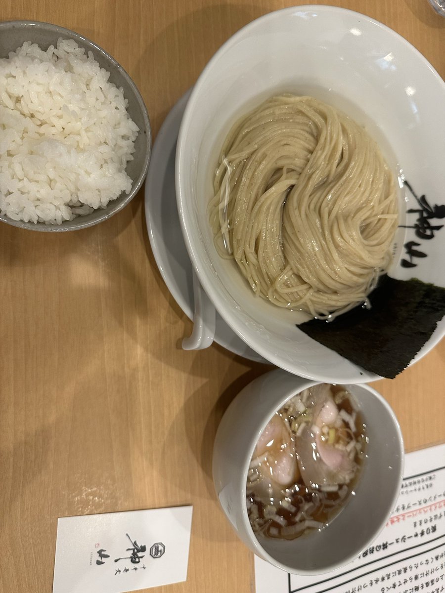 FlyingB_Taka's tweet photo. 初神戸行った！
つけ麺うまかった https://t.co/ruY6ByyvtS