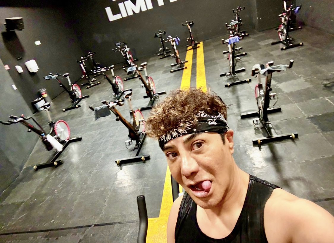 💯😂 “Al fin solos… Las bicicletas y yo…!!! 💯😂
