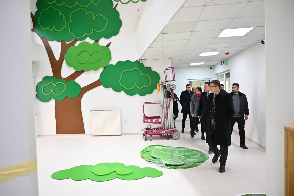 DrVeyselTiryaki's tweet photo. Bugün Altındağımızda yapımı devam eden projelerin şantiye sahalarını ziyaret ettik.
Devam eden çalışmaları yerinde inceledik, süreci yakından takip ederek ekiplerimizden detaylı bilgiler aldık.
Altındağ’ın yarınlarını inşa eden bu projeleri, titizlikle ve hassasiyetle takip etmeye devam edeceğiz.

📍 Sokak Hayvanları Yaşam ve Rehabilitasyon Merkezi
📍 Karacaören Mahallesi Düğün Salonu ve Çok Amaçlı Salon
📍 Güneşevler Mahallesi Kreşi