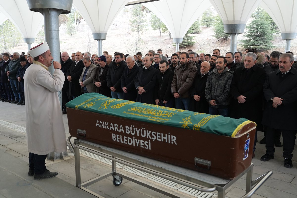 ÖZ ORMAN-İŞ SENDİKAMIZIN ACI GÜNÜ

HAK-İŞ Genel Başkan Yardımcısı ve Sendikamız Genel Başkanı Devlet Sert, ahirete irtihal eden Öz Orman-İş Sendikası Genel Teşkilatlanma Sekreteri Zeki Sungur Kızılkaya’nın cenaze törenine katıldı.

⬇
ozsaglikis.org/2025/12/10/oz-…